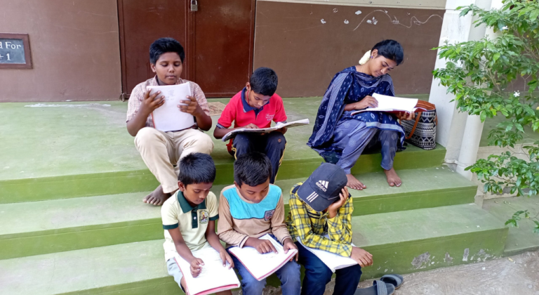 🌟 Kanavu School of English at Nadupalayam Aided Primary School 🌟